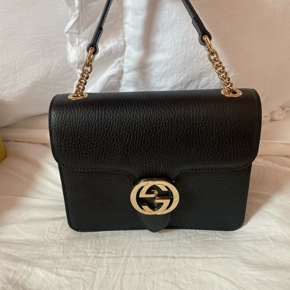 Gucci Marmont Interlocking Crossbody EXCELLENT condition. Can be adjustable - Picture 3 of 8